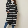 YOURS Curve Maxi Cardigan à Capuche à Rayures Noires 2 YOURS Curve Maxi Cardigan à Capuche à Rayures Noires -Evans Boutique 3fda2024 fb8f 4b 304058 A