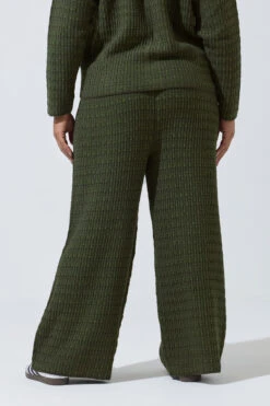 LIMITED COLLECTION Curve Pantalon Large En Boucle Vert Kaki -Evans Boutique 40d6462e 56dc 4d 216998 C