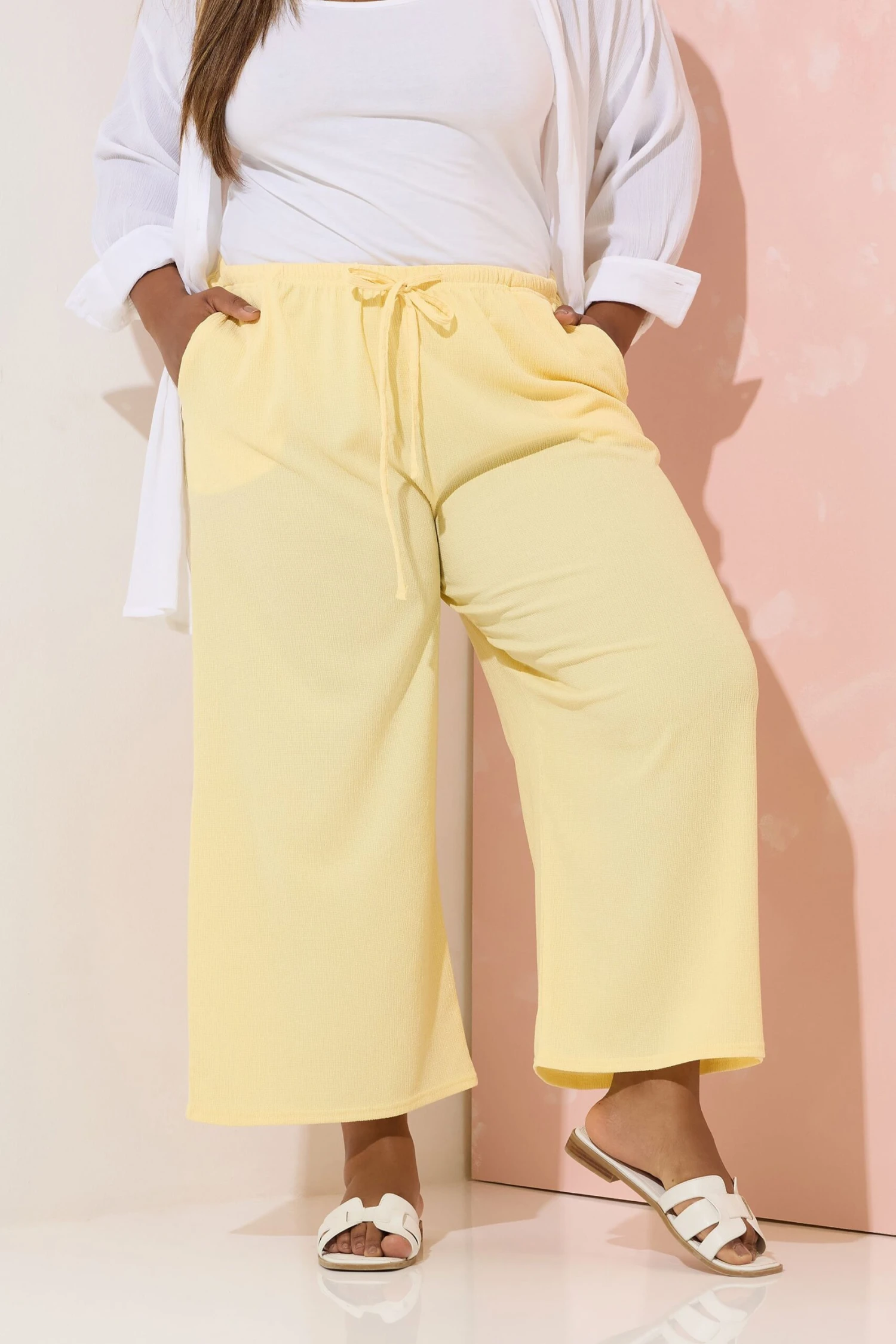 YOURS - Pantalon Jupe-Culotte Jaune Texturé à Poches 3 YOURS - Pantalon Jupe-Culotte Jaune Texturé à Poches