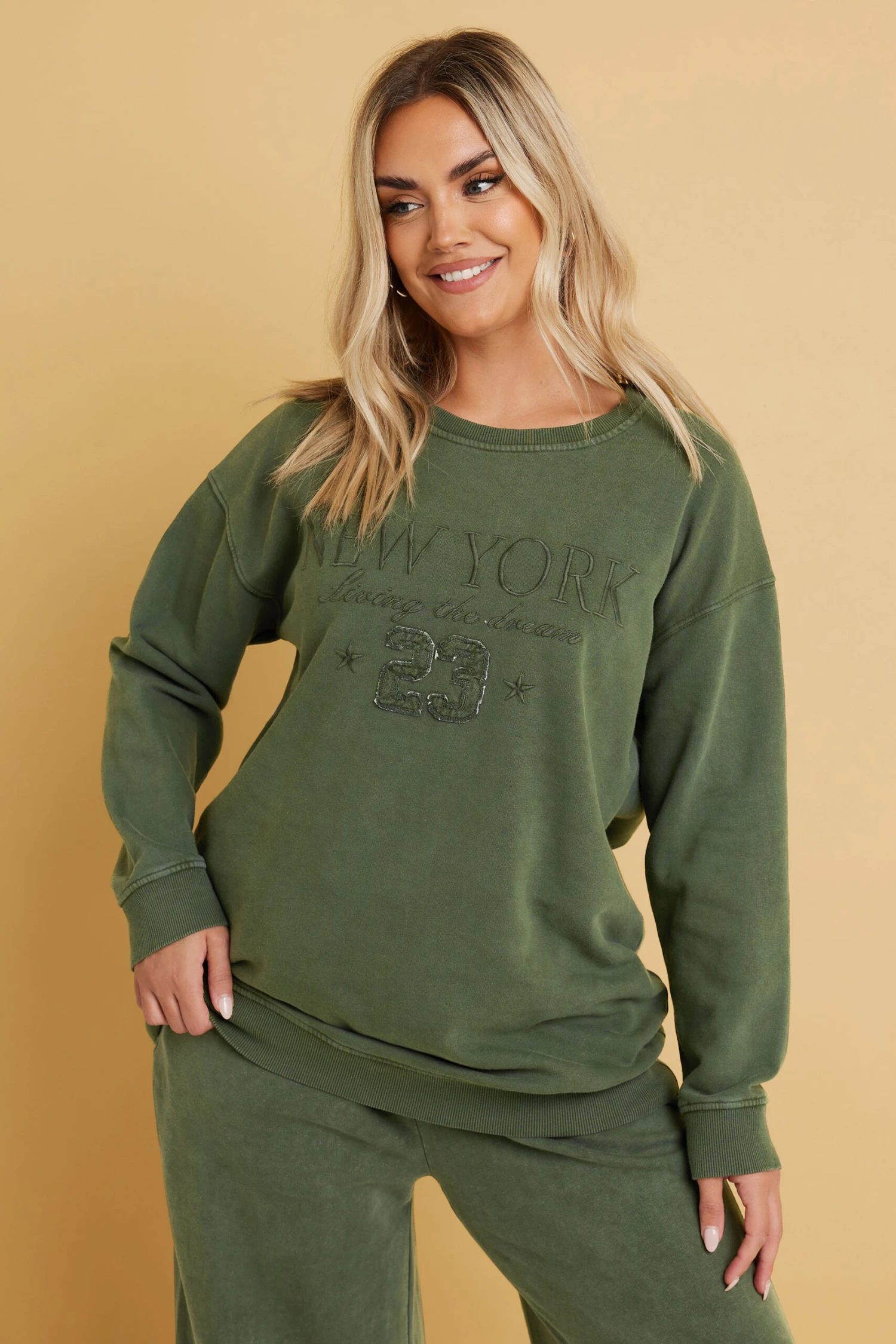YOURS - Sweatshirt Vert Kaki Brodé 'New York' 3 YOURS - Sweatshirt Vert Kaki Brodé 'New York'