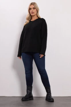 YOURS Curve Pull Noir à épaules Tombantes Avec Détails De Couture -Evans Boutique 457fa7f2 ab4e 48 280648 B