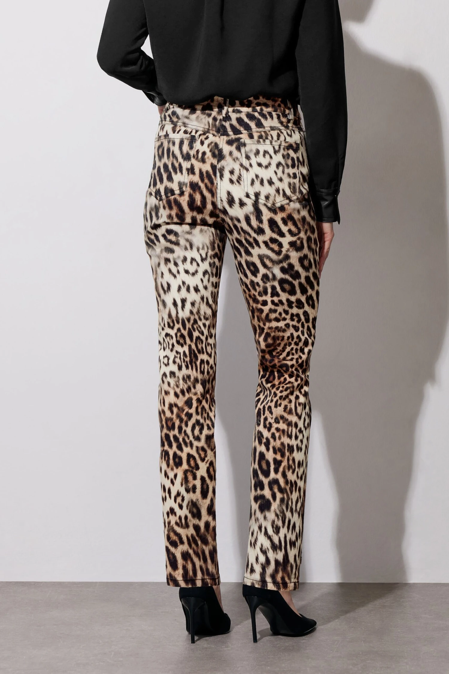 STAR Beige Brown Denim Leopard Straight Leg Jeans 6 STAR Beige Brown Denim Leopard Straight Leg Jeans – Image 4