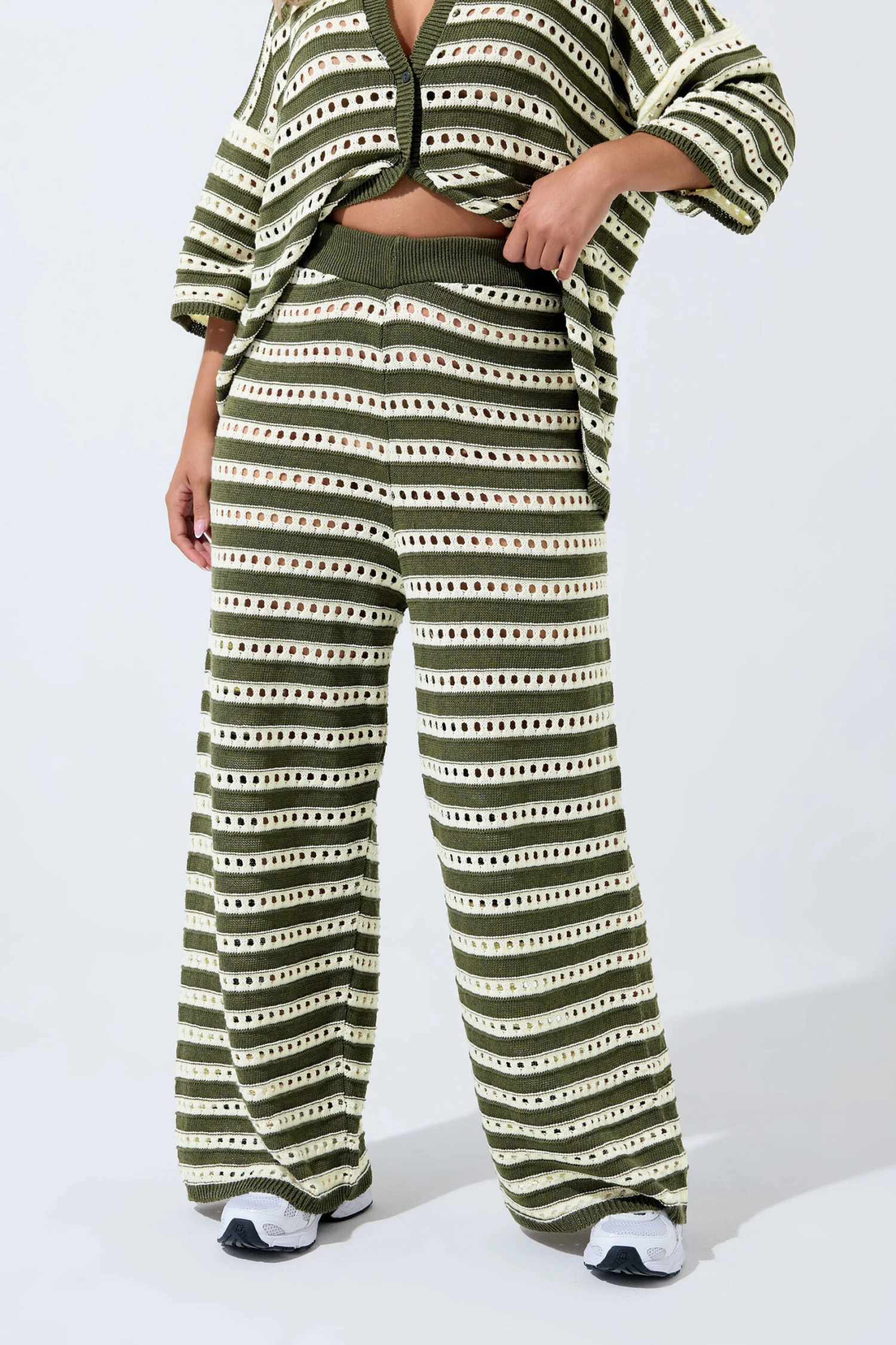 LIMITED COLLECTION Pantalon Large En Crochet à Rayures Vertes Et Blanches 4 LIMITED COLLECTION Pantalon Large En Crochet à Rayures Vertes Et Blanches – Image 2