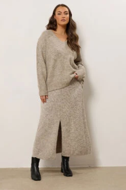 EVANS Curve Natural Brown Knitted Maxi Skirt 11 EVANS Curve Natural Brown Knitted Maxi Skirt -Evans Boutique 49902ff9 262b 46 616119 B1