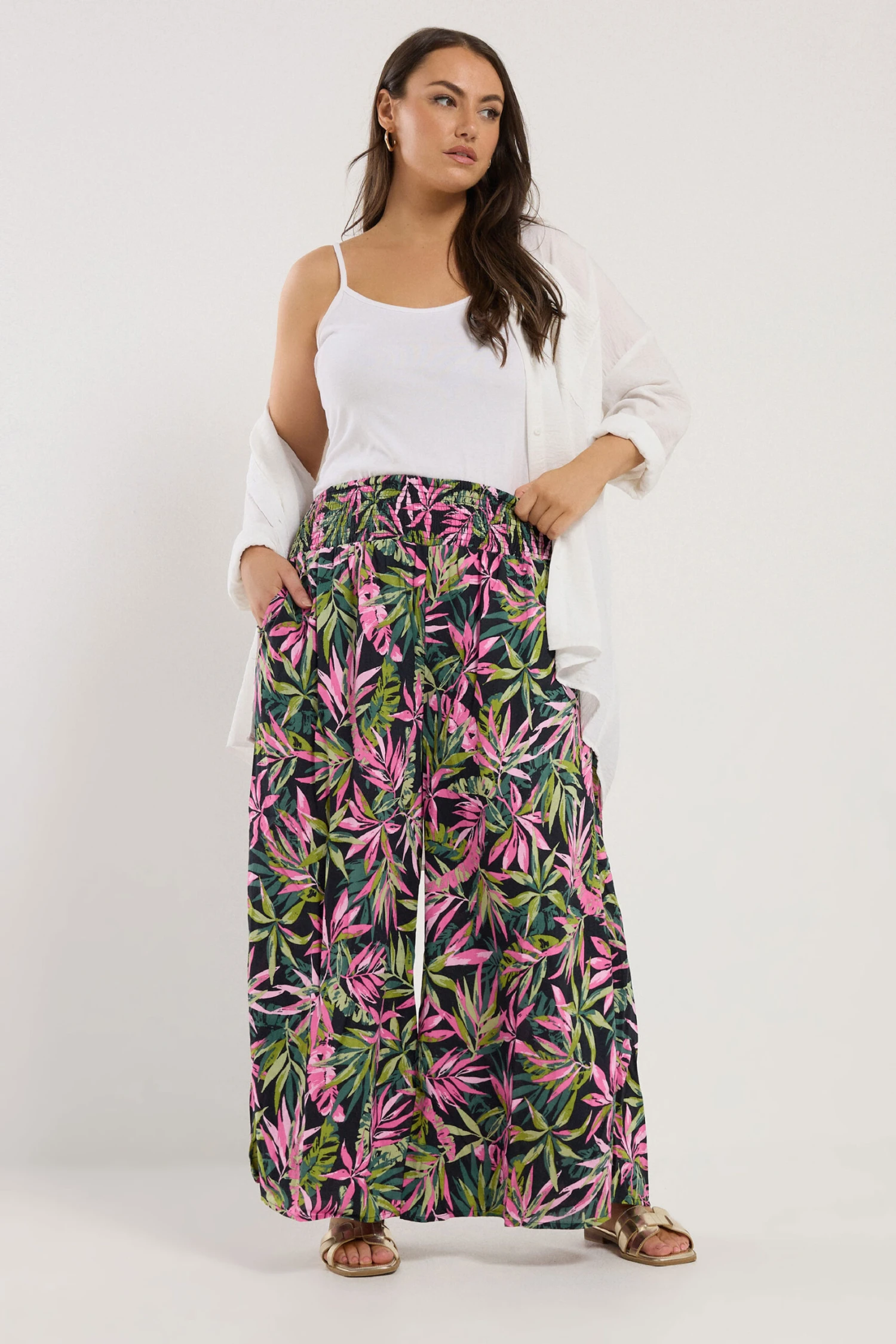 YOURS - Pantalon Plissé Wide Leg Noir & Rose Tropical 3 YOURS - Pantalon Plissé Wide Leg Noir & Rose Tropical