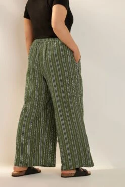 YOURS - Pantalon Wide Leg Vert à Rayures Texturé -Evans Boutique 4a58cd0d 9255 49 310108 D