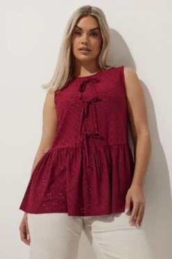 LIMITED COLLECTION - Top Rouge Broderie Anglaise à Noeuds