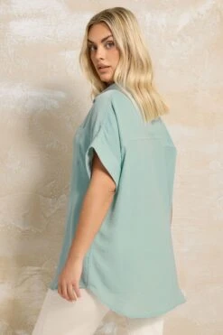 YOURS - Chemisier Oversize Boutonné Bleu Turquoise Pastel 9 YOURS - Chemisier Oversize Boutonné Bleu Turquoise Pastel -Evans Boutique 4be80be2 a298 40 175175 C