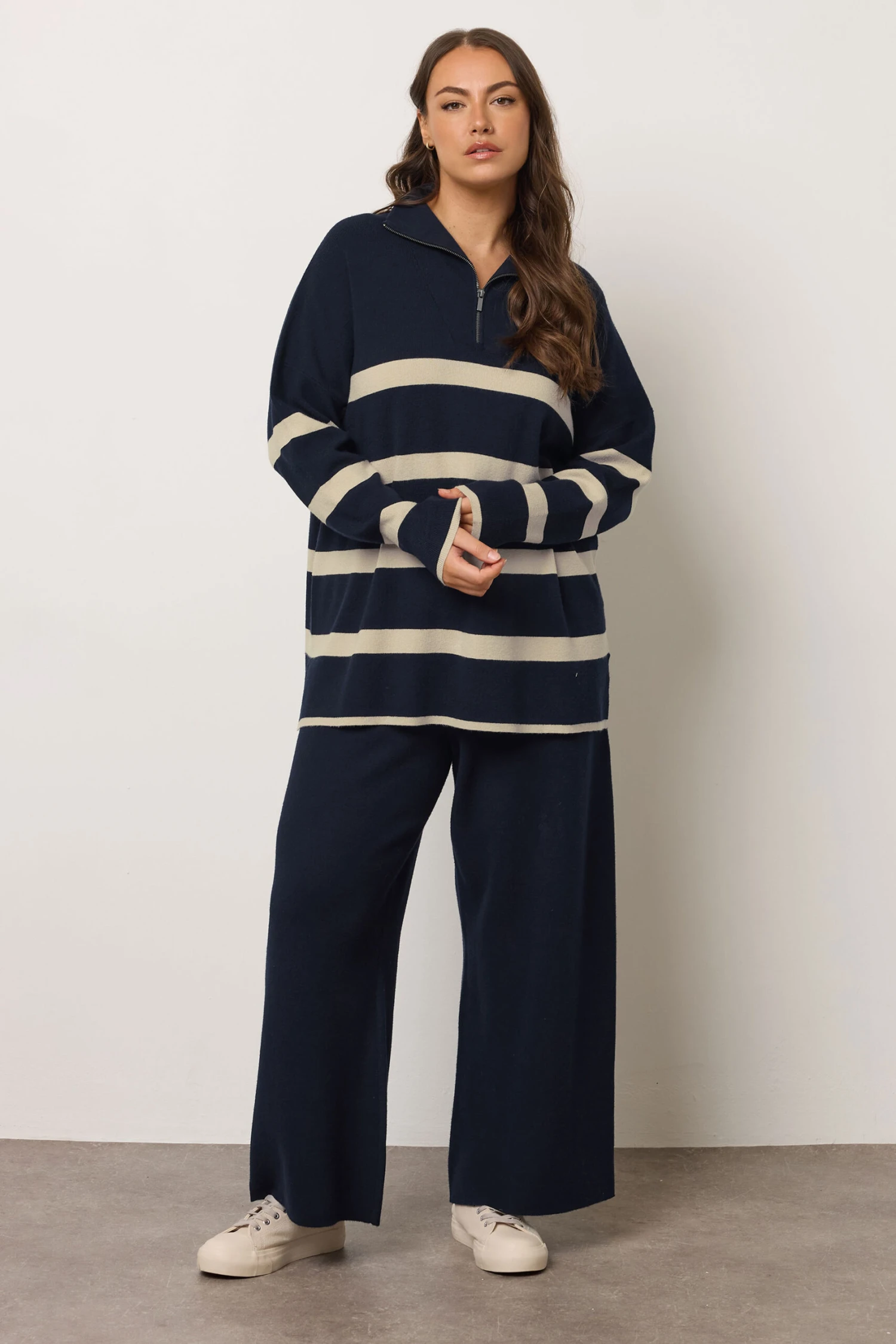 EVANS Curve Navy & White Stripe Quarter Zip Jumper 7 EVANS Curve Navy & White Stripe Quarter Zip Jumper – Image 5