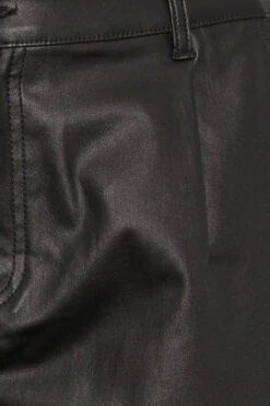 YOURS - Pantalon Cargo Noir Texturé 15 YOURS - Pantalon Cargo Noir Texturé -Evans Boutique 4e573eab 7dfd 42 143458 Z