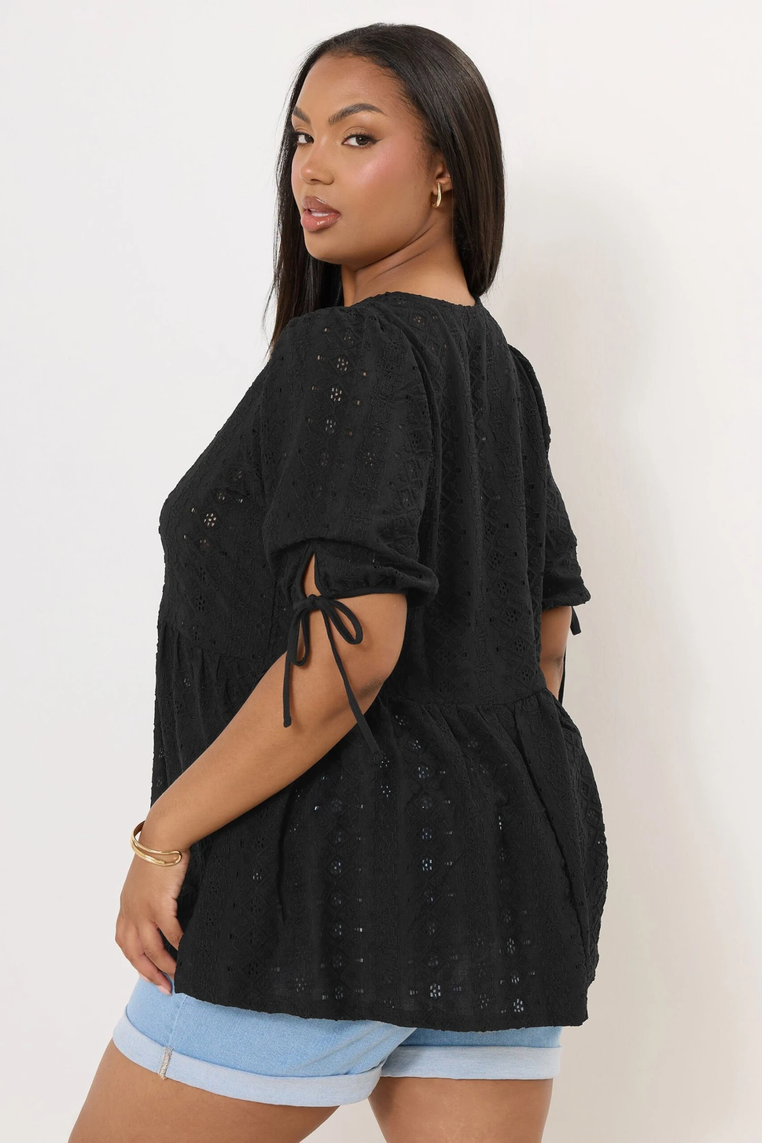 YOURS - Top Noir Broderie Anglaise Peplum Volanté 6 YOURS - Top Noir Broderie Anglaise Peplum Volanté – Image 4