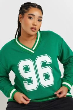 YOURS - Sweatshirt Varsity Vert & Blanc '96' -Evans Boutique 4fac8c69 b744 45 303754 E