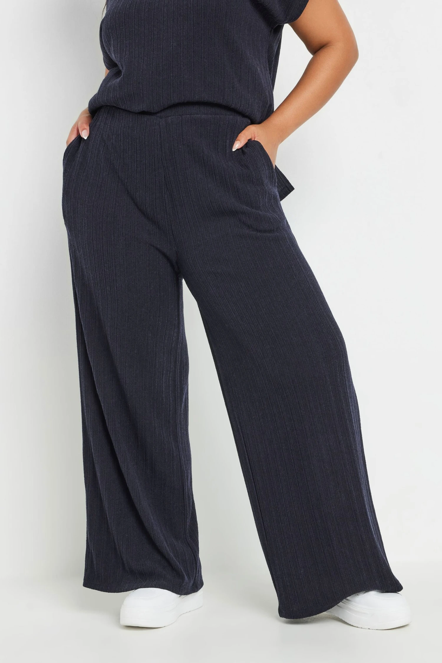 YOURS - Pantalon Bleu Marine Wide Leg à Rayures 3 YOURS - Pantalon Bleu Marine Wide Leg à Rayures