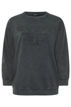 YOURS - Sweatshirt Gris Charbonneux Brodé 'New York' 12 YOURS - Sweatshirt Gris Charbonneux Brodé 'New York' -Evans Boutique 5238eb7b 76dc 48 304042 X