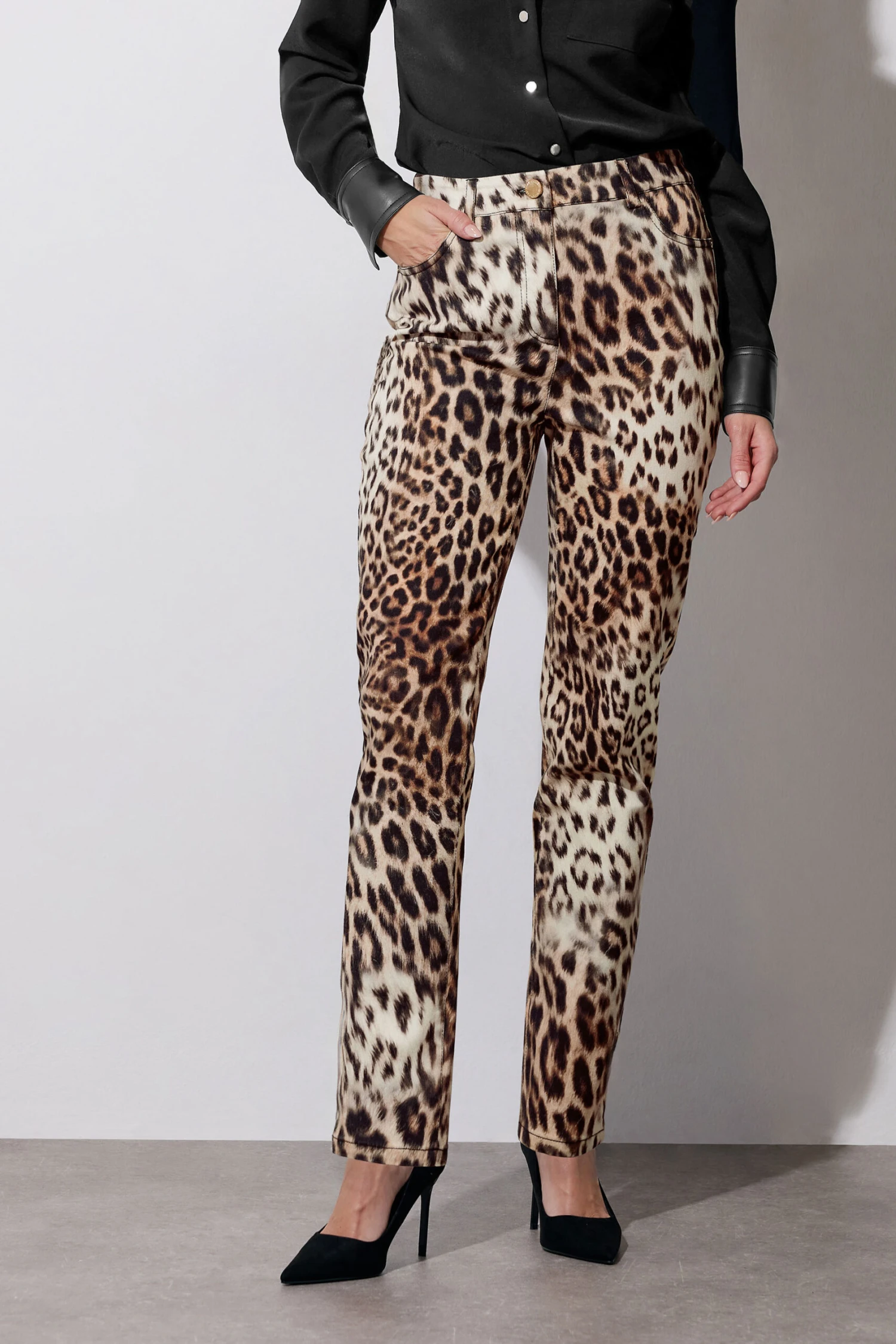 STAR Beige Brown Denim Leopard Straight Leg Jeans 5 STAR Beige Brown Denim Leopard Straight Leg Jeans – Image 3