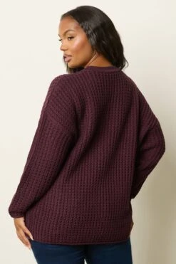 YOURS - Pull En Maille Gaufrée Rouge Foncé -Evans Boutique 5366989b 7f7d 4b 280687 D