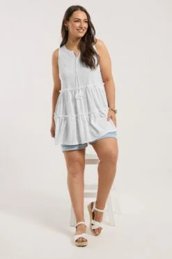 YOURS - Top Blanc Broderie Anglaise Volanté Smocké -Evans Boutique 550b8fdc 9f83 4e 322575 B