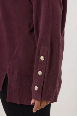 YOURS Curve Pull à Col En V Et Boutons Violets -Evans Boutique 56bacee0 d066 44 280631 D