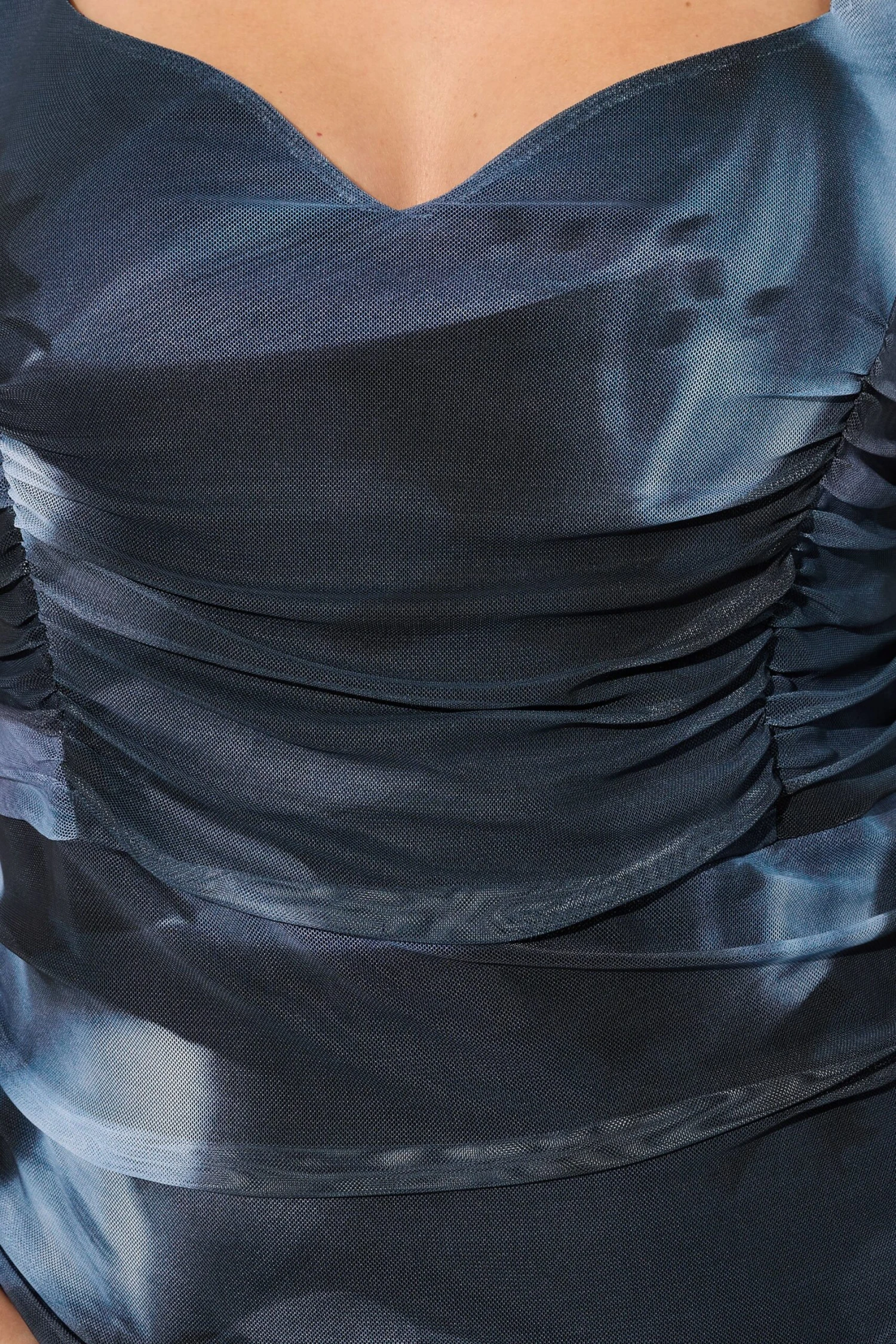 YOURS LONDON Curve Robe Longue Bleue à Col Carré Flou 6 YOURS LONDON Curve Robe Longue Bleue à Col Carré Flou – Image 4