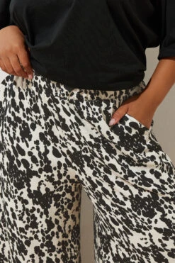 YOURS - Pantalon Jupe-Culotte Blanc Imprimé Vache -Evans Boutique 585f5217 027a 41 145278 D