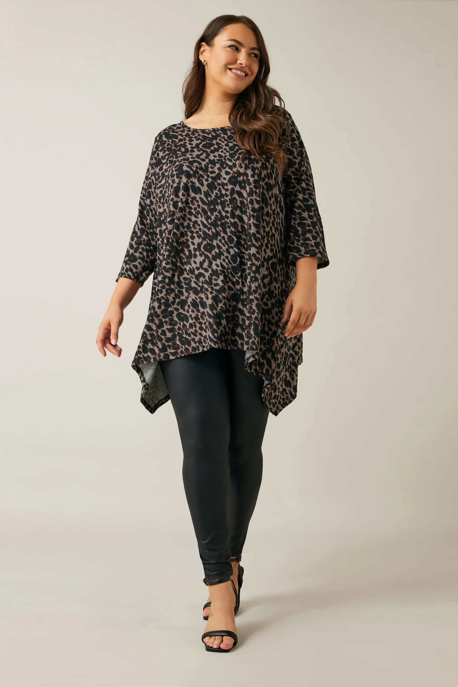 EVANS Curve Brown Leopard Print Hanky Hem Top 4 EVANS Curve Brown Leopard Print Hanky Hem Top – Image 2