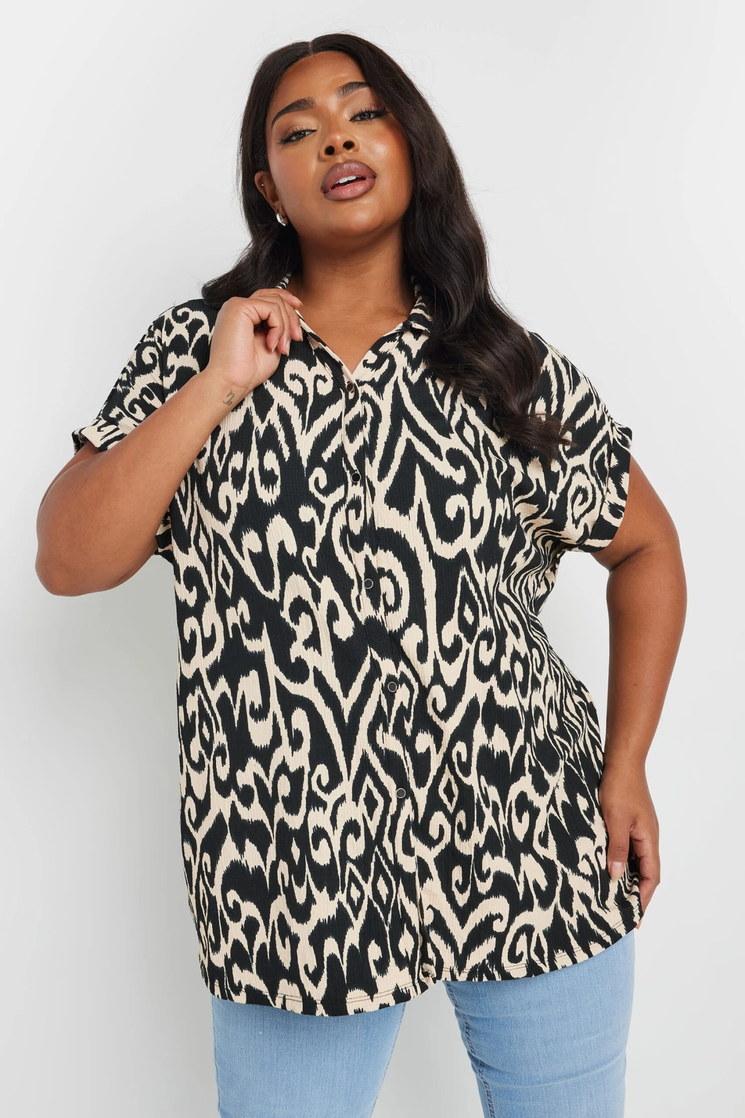 YOURS - Chemisier Plissé Noir & Crème Design Abstrait 3 YOURS - Chemisier Plissé Noir & Crème Design Abstrait