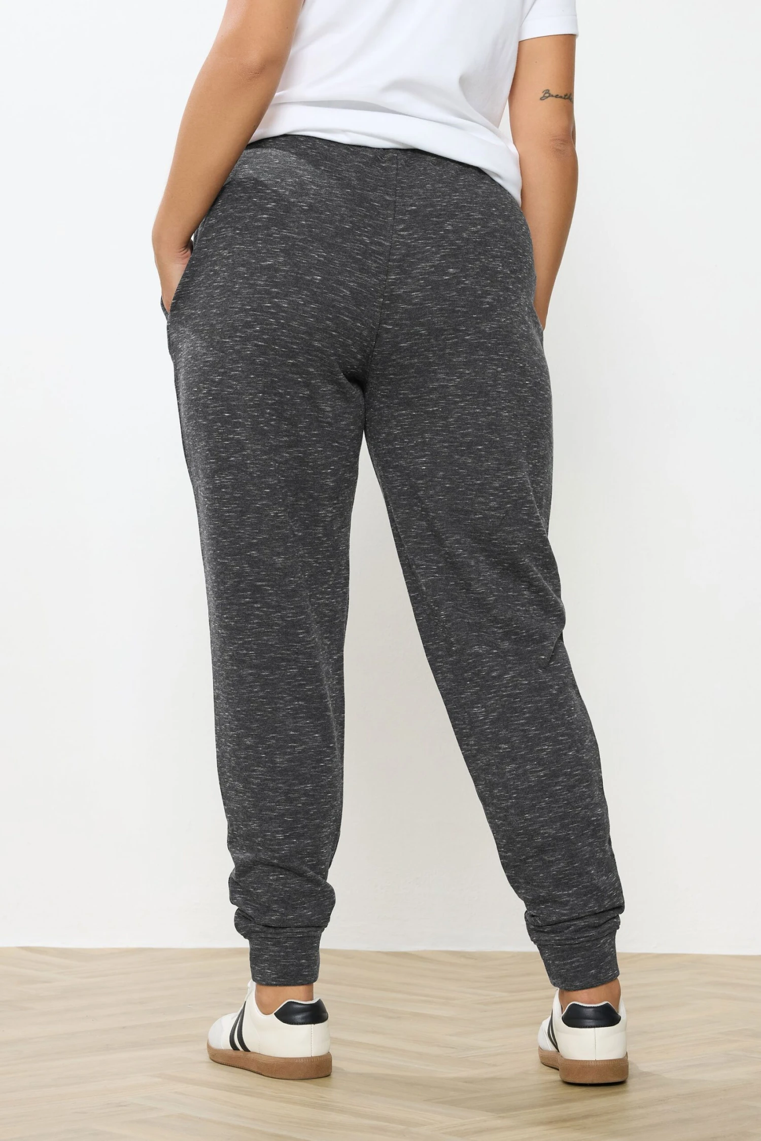 YOURS Curve Pantalon De Jogging à Revers Gris Anthracite 5 YOURS Curve Pantalon De Jogging à Revers Gris Anthracite – Image 3