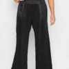 Pantalon Noir Satiné Wide Leg 1 Pantalon Noir Satiné Wide Leg -Evans Boutique 593b63ce 3f14 4d 143176 A