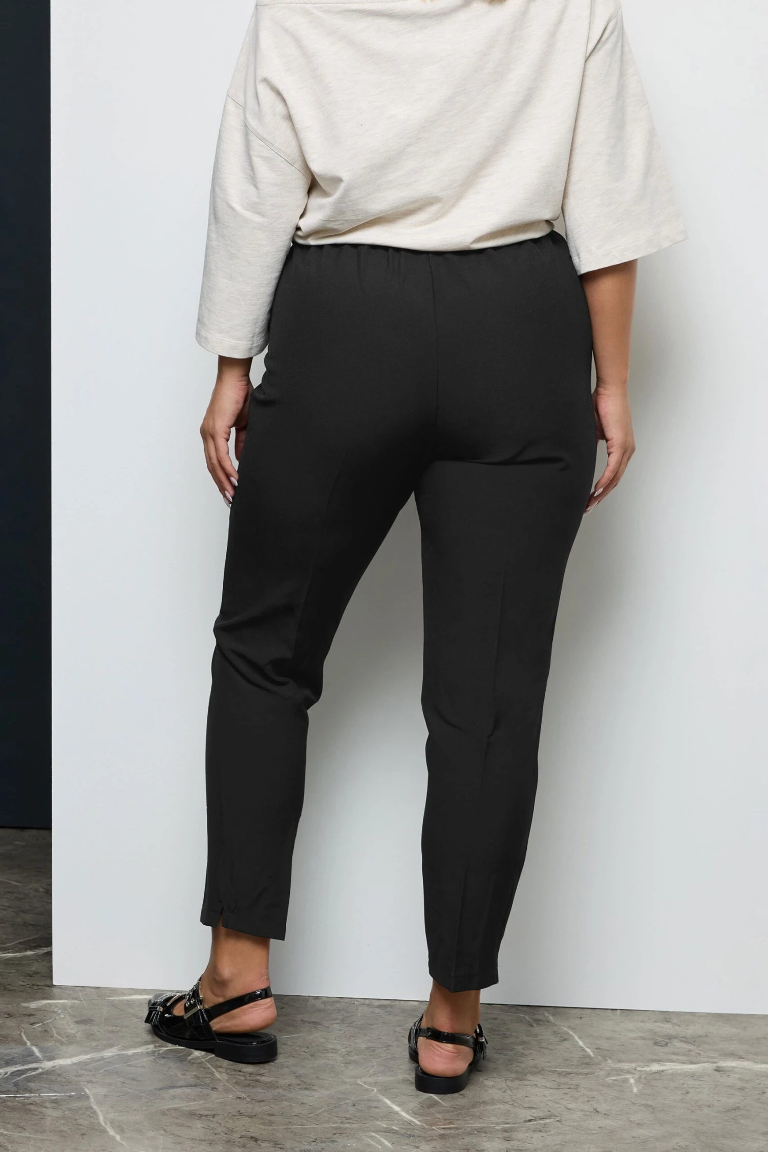 Pantalon Noir Fluide 5 Pantalon Noir Fluide – Image 3