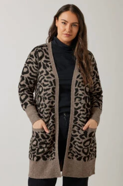 EVANS Curve Brown Leopard Print Knitted Cardigan -Evans Boutique 5a00c631 00e0 4f 615541 B