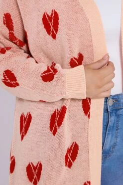 YOURS Curve Cardigan Mi-long Rose à Motif Losanges Et Cœurs -Evans Boutique 5a014ba2 55f6 40 280895 D