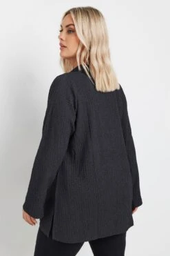 YOURS - Chemisier Noir Texturé Boutons à Strass 9 YOURS - Chemisier Noir Texturé Boutons à Strass -Evans Boutique 5b556349 94a8 48 321943 C