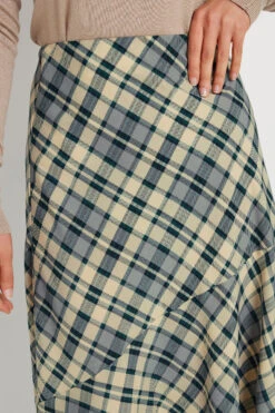 LTS Tall Blue Check Print Tiered Midaxi Skirt 14 LTS Tall Blue Check Print Tiered Midaxi Skirt -Evans Boutique 5b6b5597 0a38 4f 354235 E