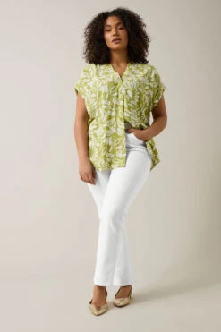 EVANS Curve White Denim Straight Leg Jeans