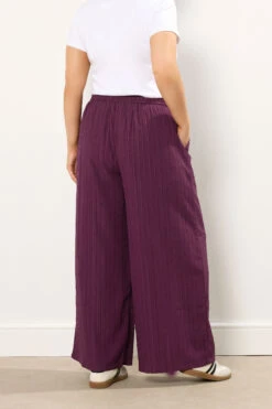 YOURS Curve Pantalon Large Froissé Rouge Vin 9 YOURS Curve Pantalon Large Froissé Rouge Vin -Evans Boutique 5d9563c9 044f 45 310311 C