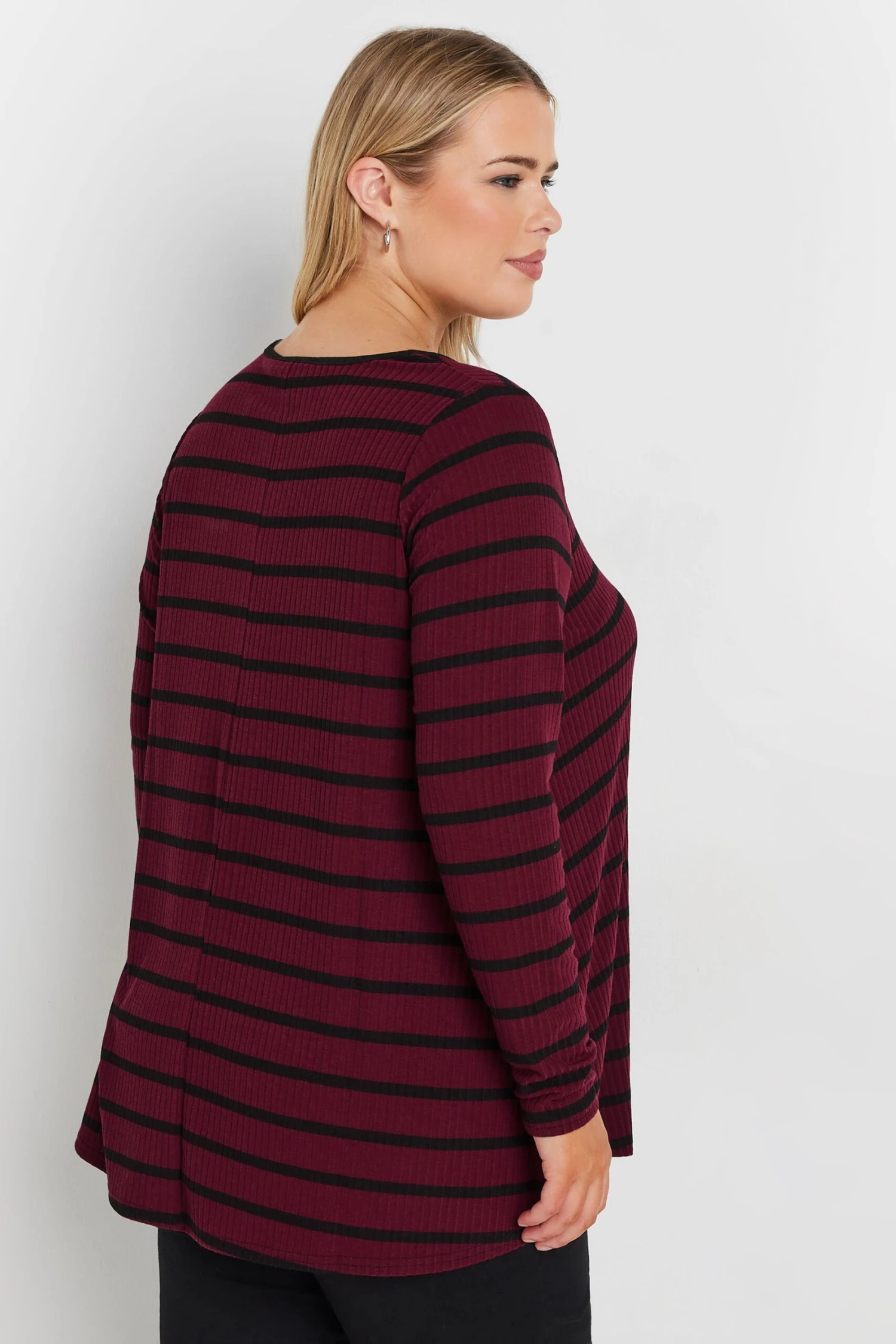 YOURS - Top Bordeaux Volanté Design Rayures Manches Longues 5 YOURS - Top Bordeaux Volanté Design Rayures Manches Longues – Image 3