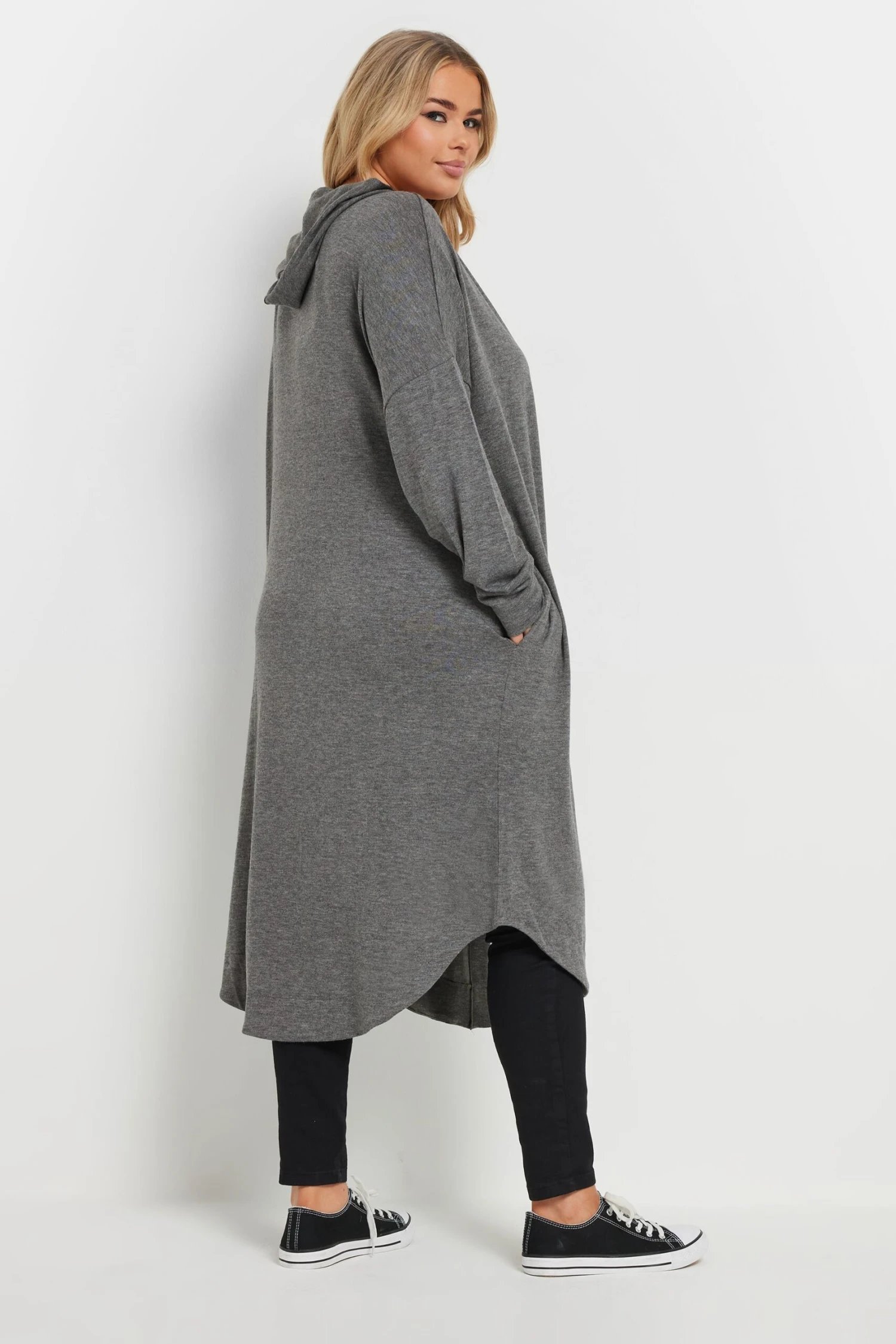 YOURS - Cardigan Gris à Capuche Maxi à Poches 5 YOURS - Cardigan Gris à Capuche Maxi à Poches – Image 3