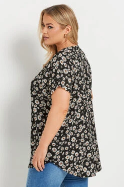 YOURS - Top Noir Texturé Pâquerettes Manches Courtes 9 YOURS - Top Noir Texturé Pâquerettes Manches Courtes -Evans Boutique 628987ca 213a 4b 322306 C