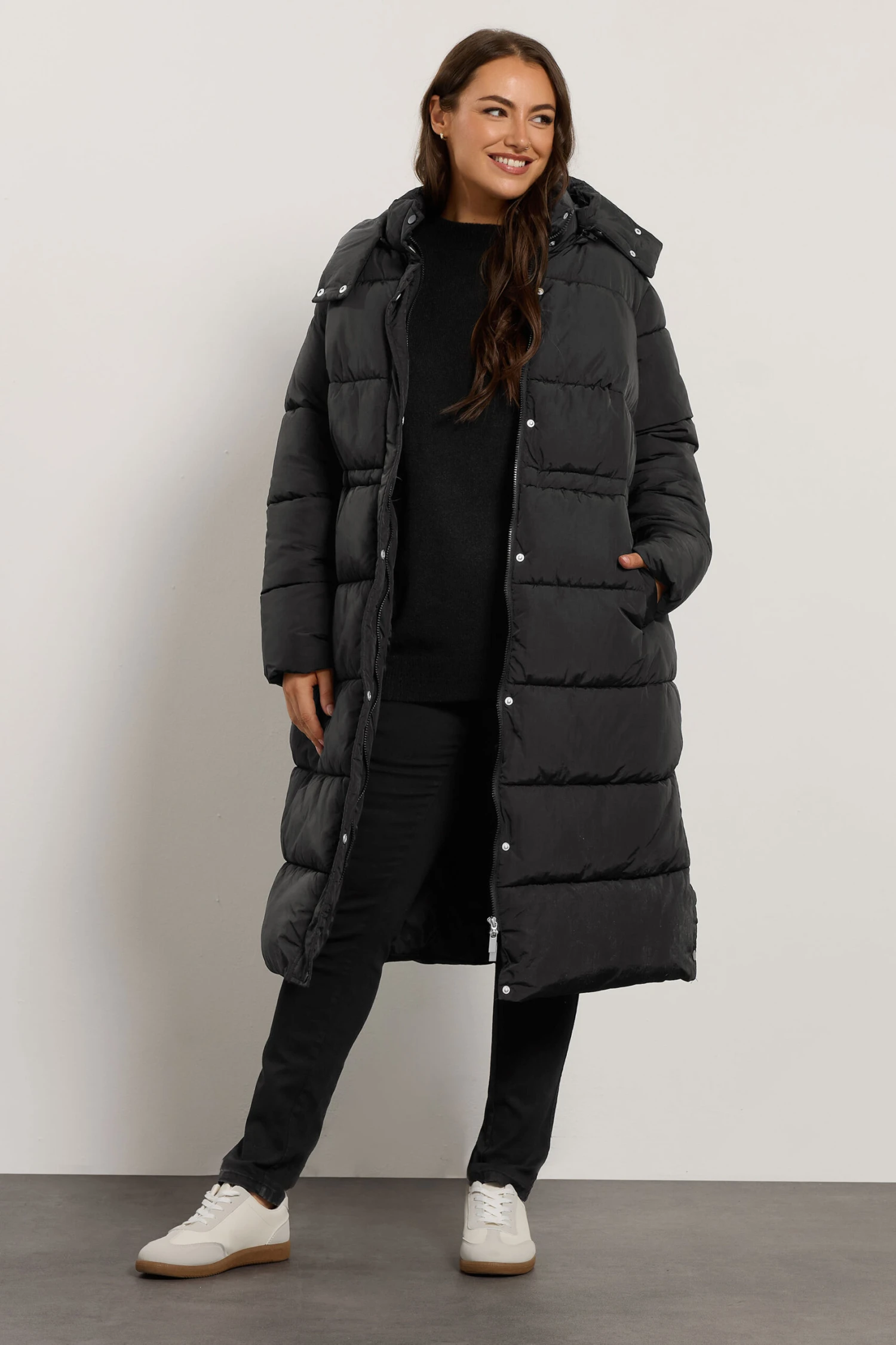 EVANS Curve Black Maxi Puffer Coat 4 EVANS Curve Black Maxi Puffer Coat – Image 2