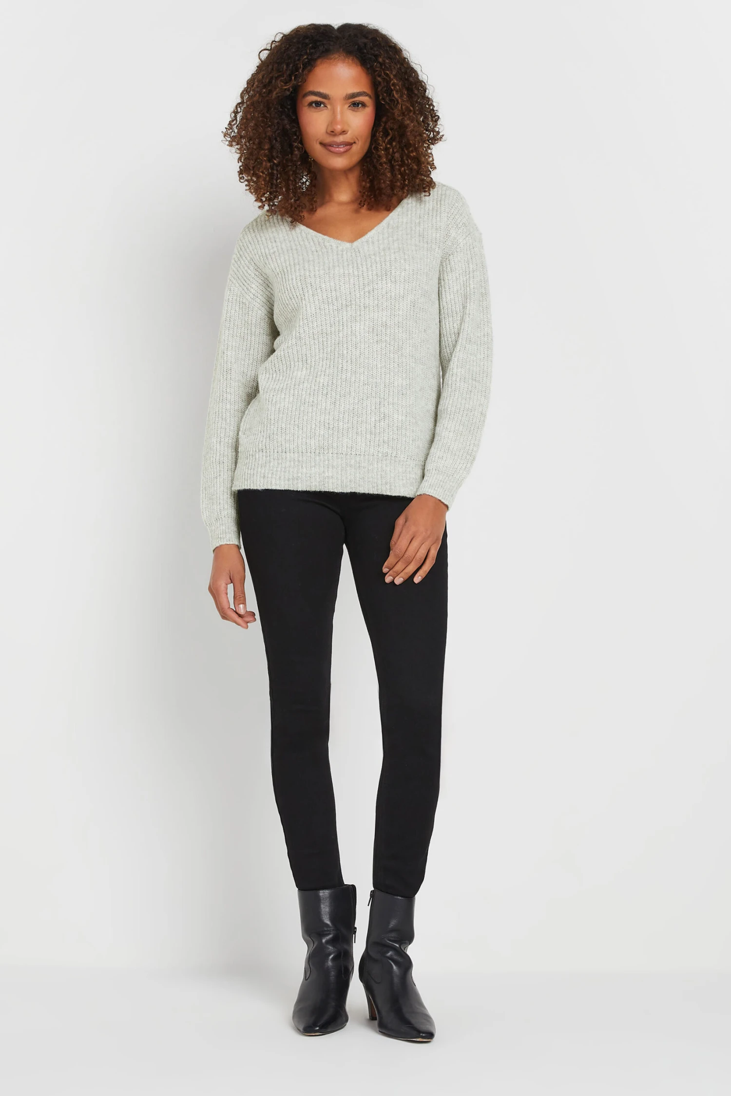 M&Co Grey V-Neck Cable Knit Shoulder Jumper 4 M&Co Grey V-Neck Cable Knit Shoulder Jumper – Image 2