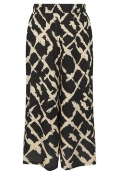 YOURS Curve Pantalon Large Court Noir Abstrait YOURS Curve 11 YOURS Curve Pantalon Large Court Noir Abstrait YOURS Curve -Evans Boutique 6302b59b 681b 45 304209 X