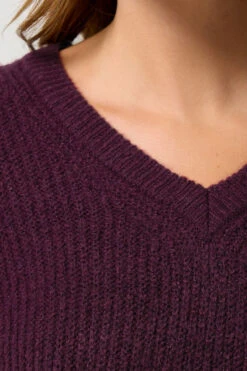 M&Co Berry Red V-Neck Tunic Jumper 12 M&Co Berry Red V-Neck Tunic Jumper -Evans Boutique 637abdf2 a612 44 502452 D