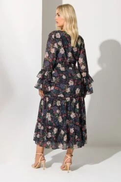 YOURS LONDON Curve Robe Longue Noire à Volants Et Fleurs 9 YOURS LONDON Curve Robe Longue Noire à Volants Et Fleurs -Evans Boutique 6482d79a c226 4c 163300 C