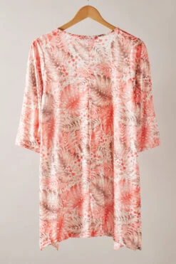 EVANS Curve Pink Tropical Print Hanky Hem Top -Evans Boutique 64b43672 1f0b 4e 615293 P1