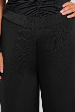YOURS LONDON - Pantalon Noir Satiné Coupe Wide Leg 10 YOURS LONDON - Pantalon Noir Satiné Coupe Wide Leg -Evans Boutique 650b90d5 d6c0 45 162792 D