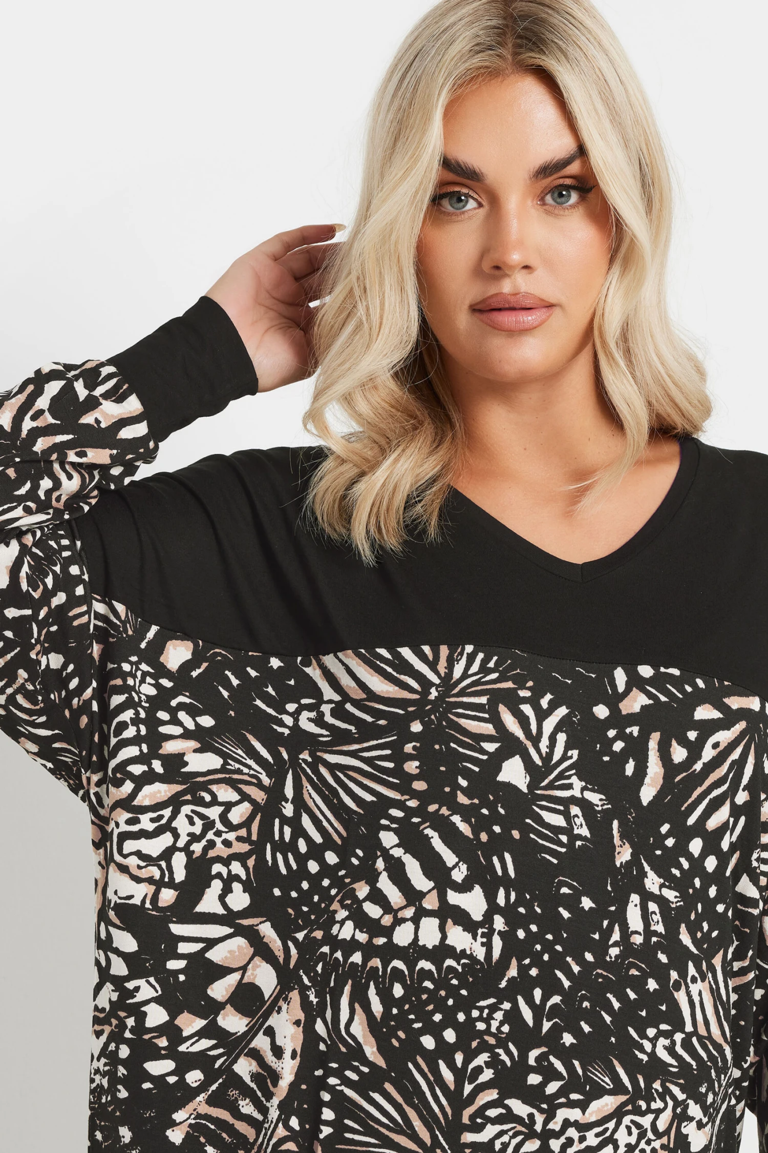 YOURS - Top Noir & Crème Manches Longues 6 YOURS - Top Noir & Crème Manches Longues – Image 4