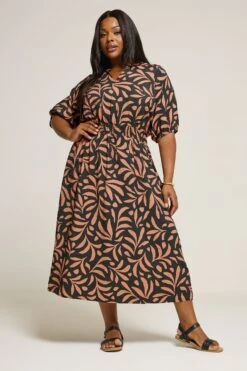 YOURS Curve Robe Mi-longue à Col Cranté Et Motif Feuilles Marron