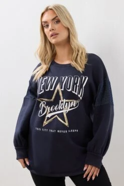 YOURS Curve Sweat-shirt Bleu Marine à Slogan « New York »