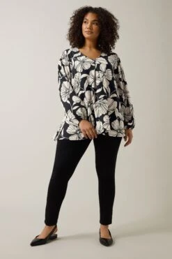 EVANS Curve Black Contrast Floral Jersey Crepe Top 12 EVANS Curve Black Contrast Floral Jersey Crepe Top -Evans Boutique 66b46a19 4cea 4e 615820 B
