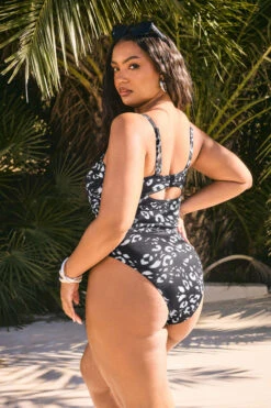 YOURS Curve Maillot De Bain à Armatures Noir Imprimé Léopard De Qualité Supérieure 14 YOURS Curve Maillot De Bain à Armatures Noir Imprimé Léopard De Qualité Supérieure -Evans Boutique 67f00a02 d0bc 4c 150592 L2